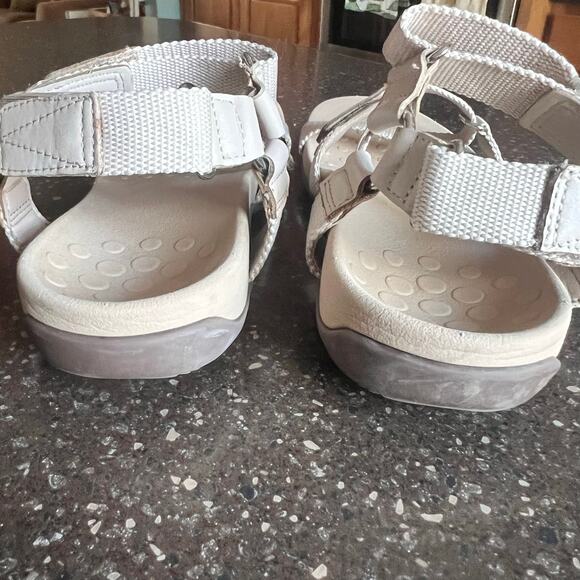 Vionic Candace Orthodic Sandals Beige Taupe Tan Nude Quick Dry Strappy Women 7.5 - Picture 5 of 8